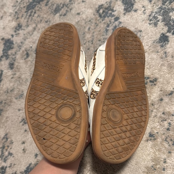 Reebok Cream and Brown Retro Sneakers - Picture 3 of 4